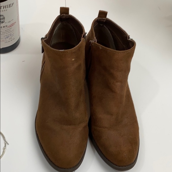 Carlos by Carlos Santana size 8 brown short boot 1.5” heel it’s fall y’all - Picture 2 of 7